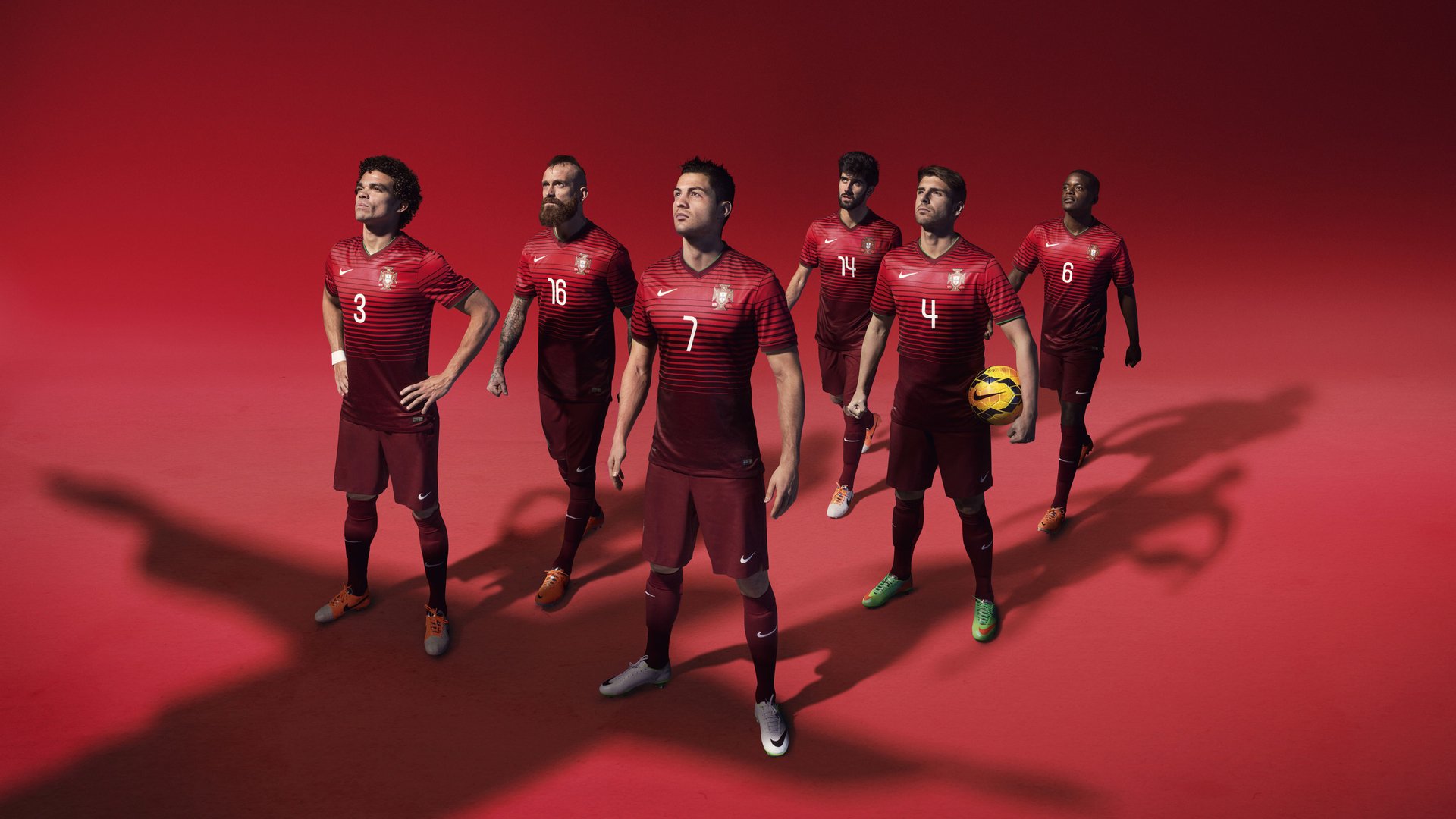 詹姆斯、杜兰特、库里谁会拿下今年的常规赛MVP？，总决赛库里和杜兰特数据对比