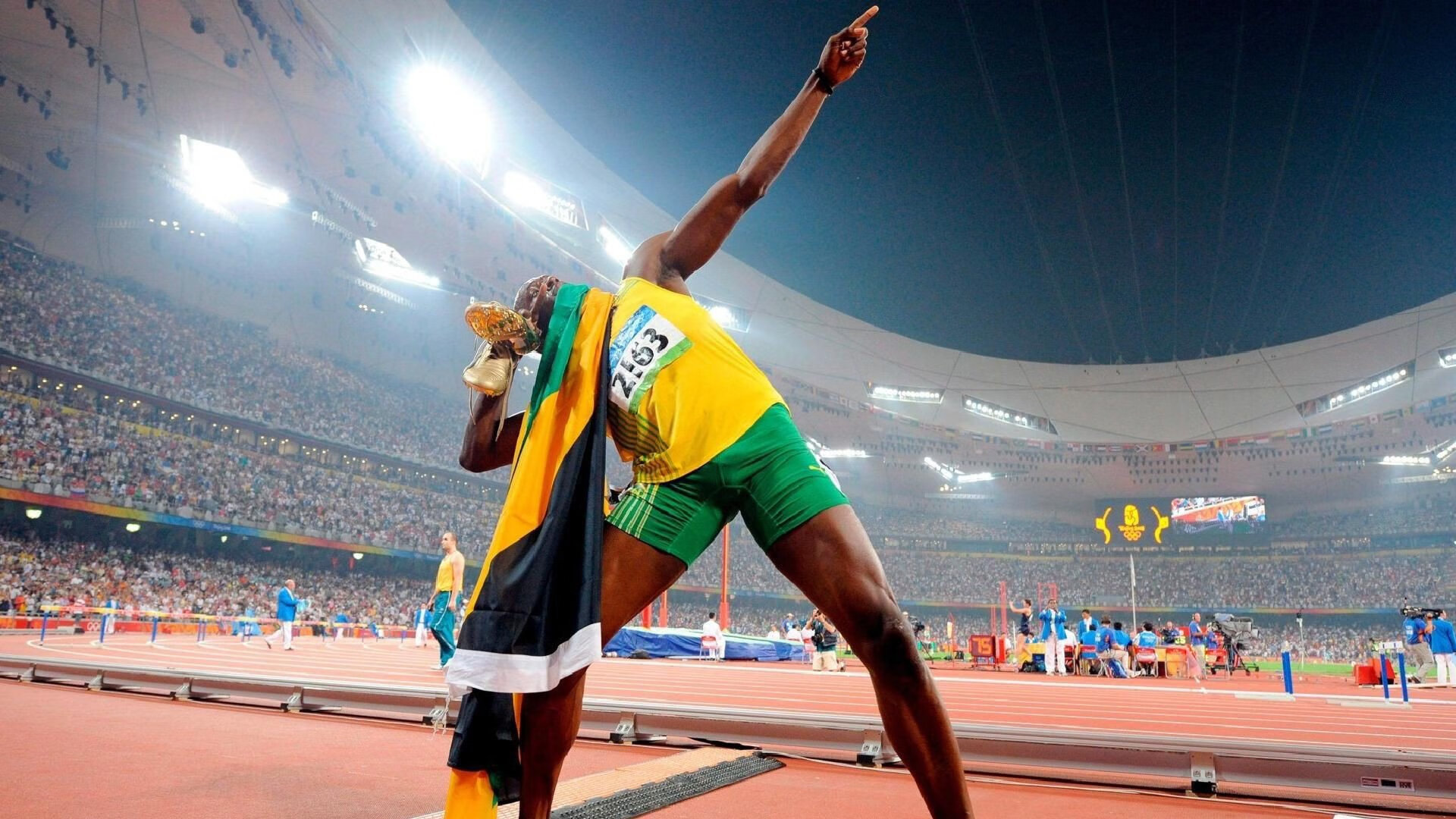 足球裁判机器人实验项目进入实战阶段，足球裁判实践