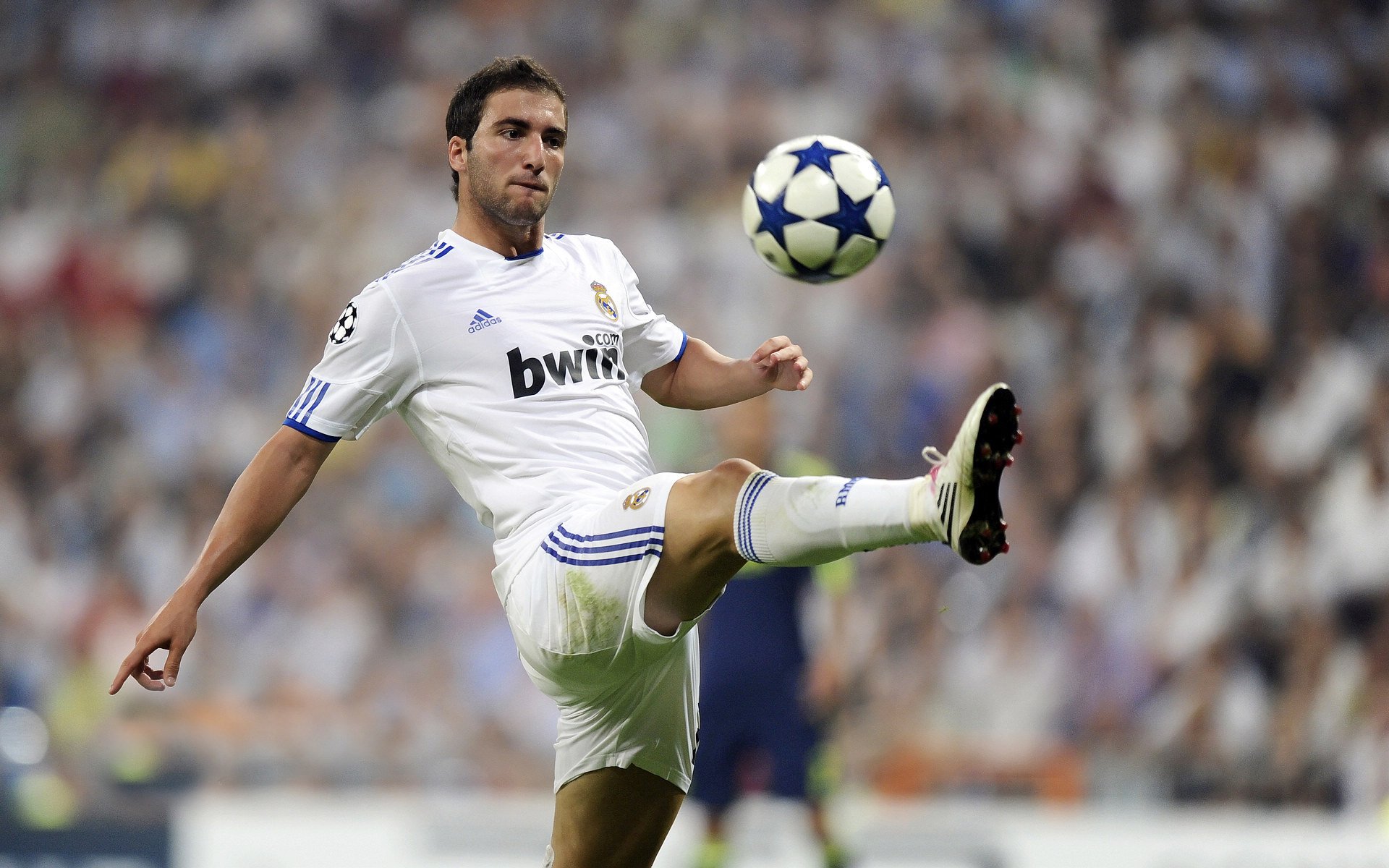 长春亚泰客场表现强势，积分榜上升，长春亚泰2021主场