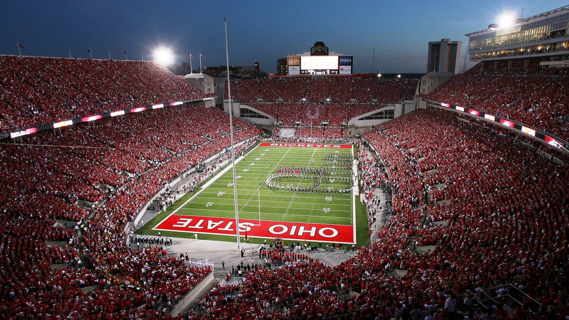 足球赛事战绩喜人,球员技术精益求精,足球成果